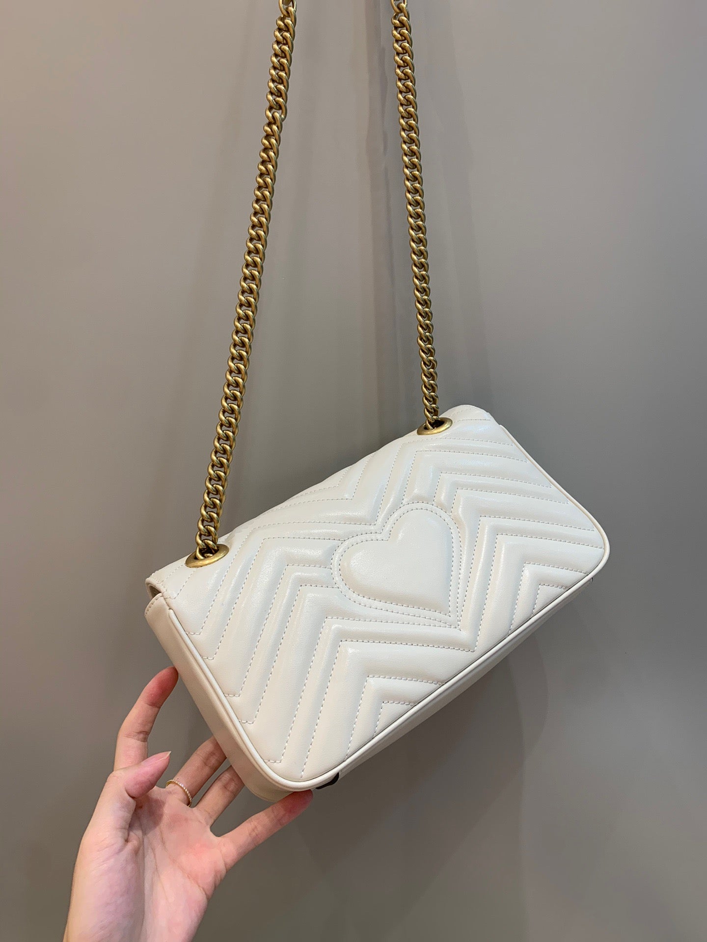Gucci Marmont Medium Shoulder Bag