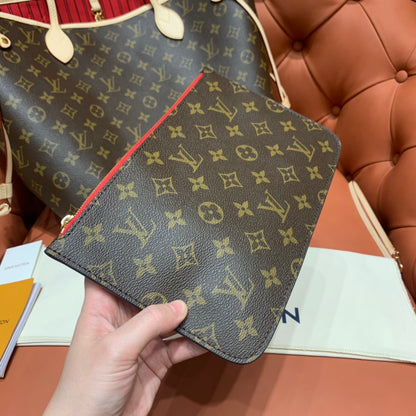 Louis Vuitton Neverfull MM Monogram/ Cerise