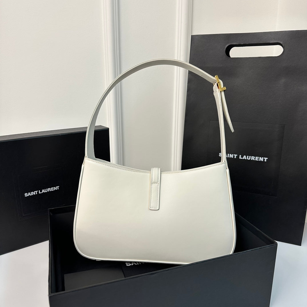 Saint Laurent Le 5 A 7 In Smooth Leather