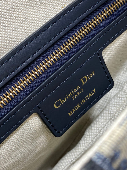 Christian Dior Saddle Bag With Strap