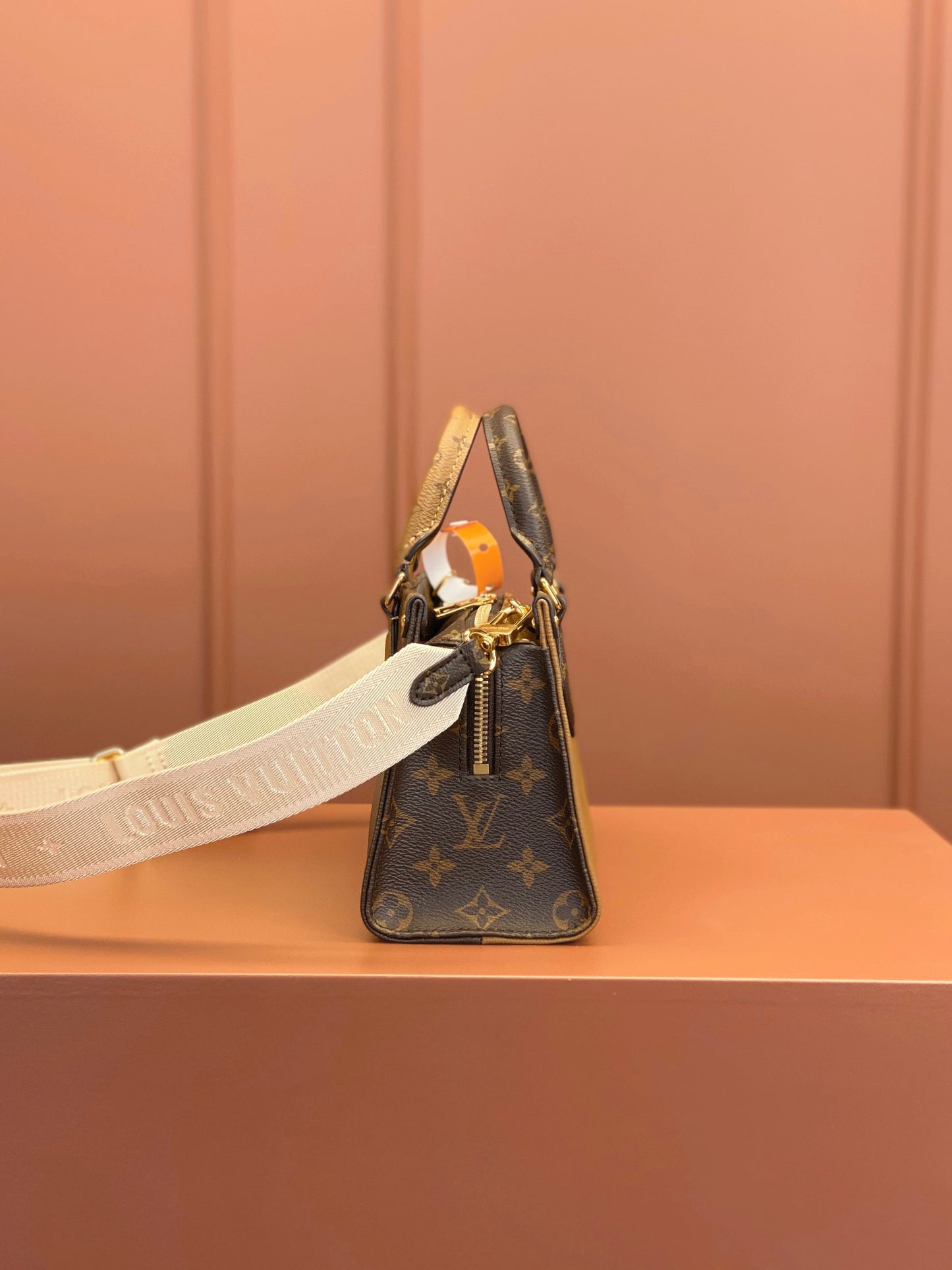 Louis Vuitton Onthego East West