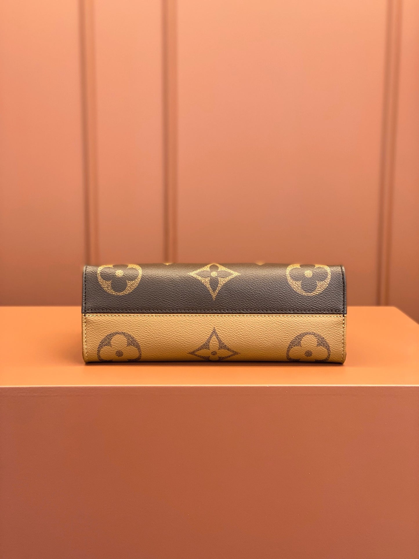 Louis Vuitton Onthego East West