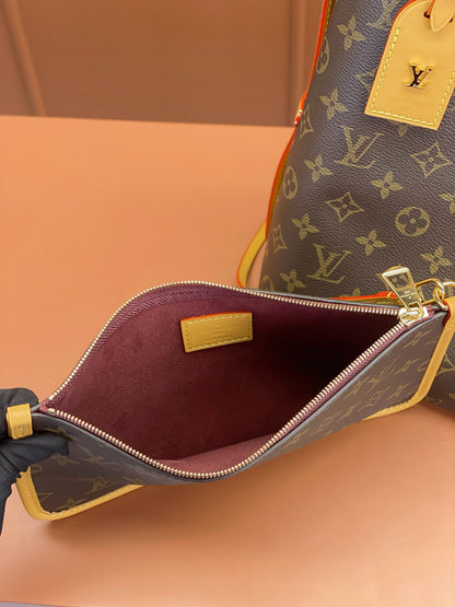 Louis Vuitton CarryAll MM
