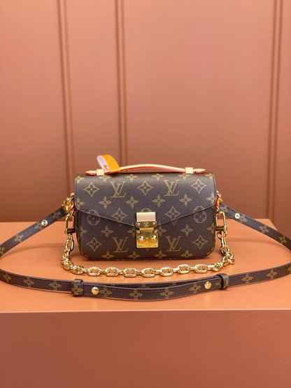 Louis Vuitton Pochette Metis East West