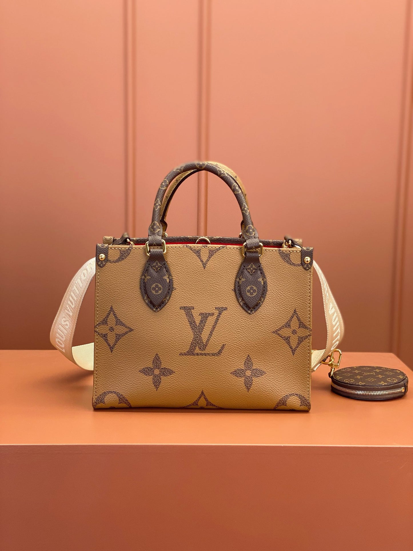 Louis Vuitton Onthego PM