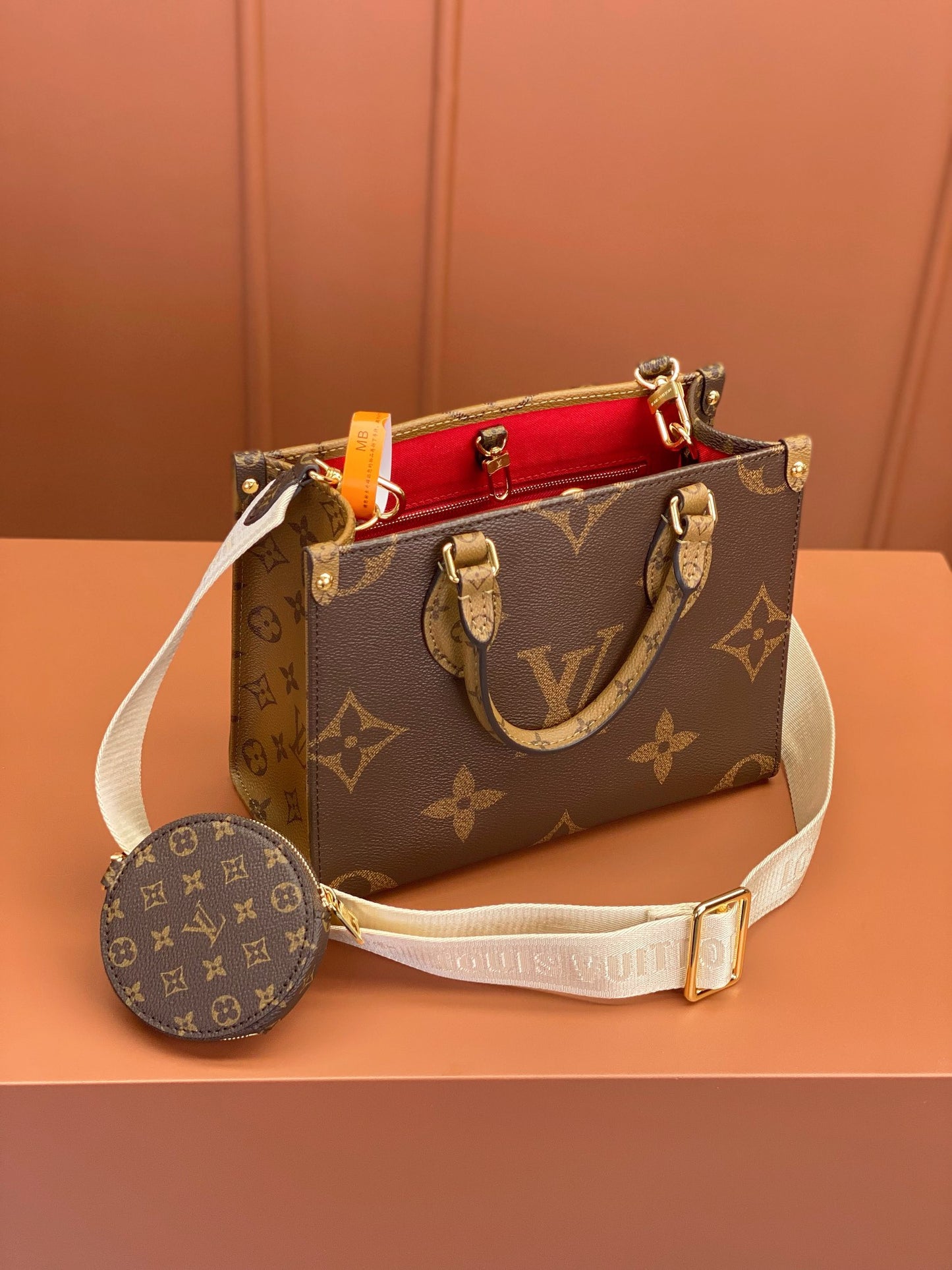 Louis Vuitton Onthego PM