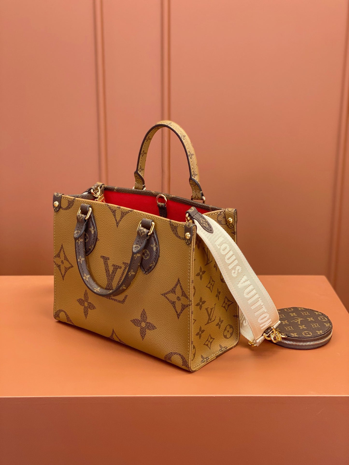 Louis Vuitton Onthego PM