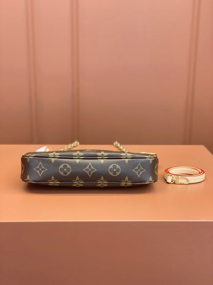 Louis Vuitton Pochette Accessoires