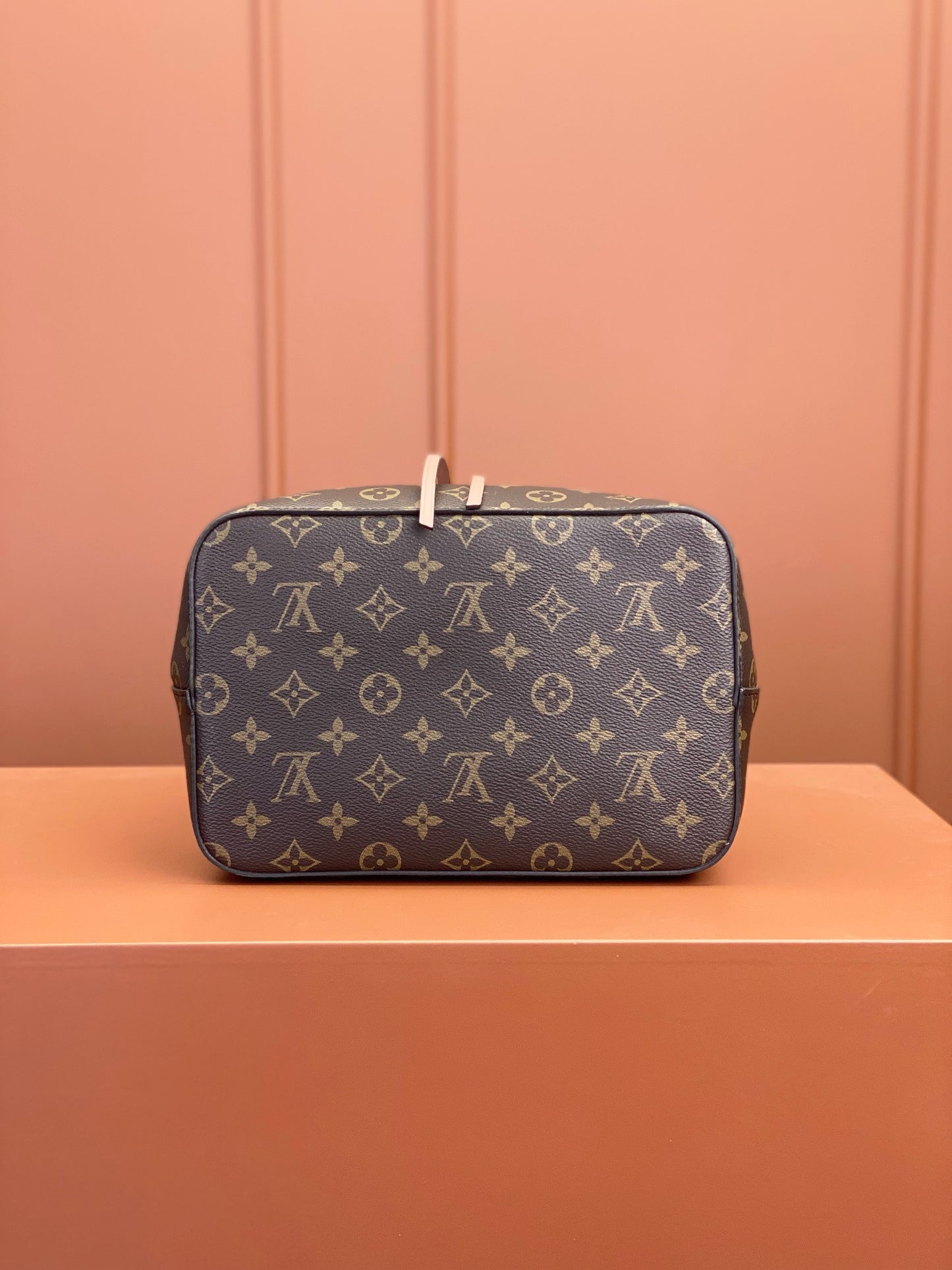 Louis Vuitton NeoNoe MM