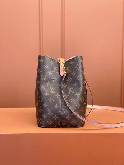 Louis Vuitton NeoNoe MM