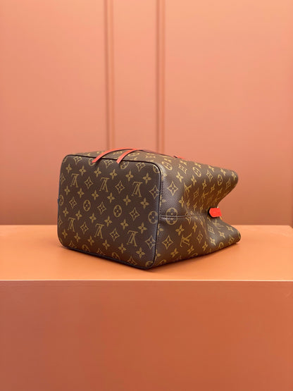 Louis Vuitton NeoNoe MM
