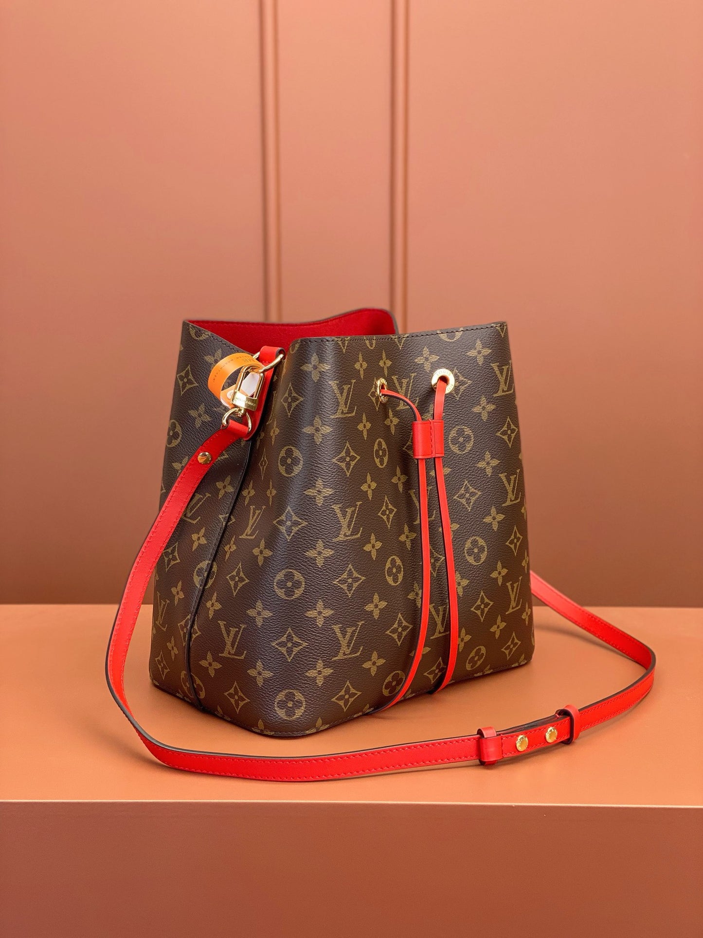 Louis Vuitton NeoNoe MM