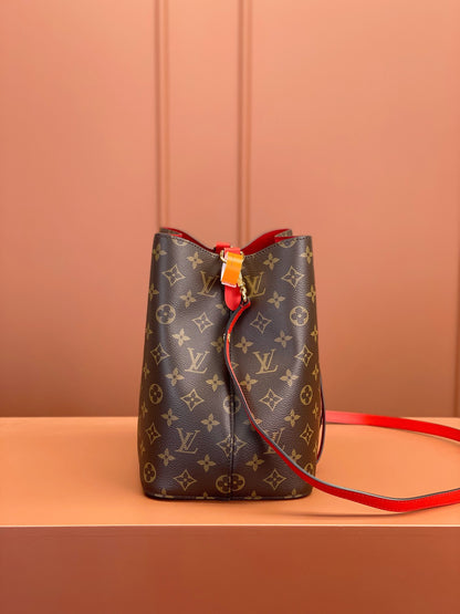 Louis Vuitton NeoNoe MM