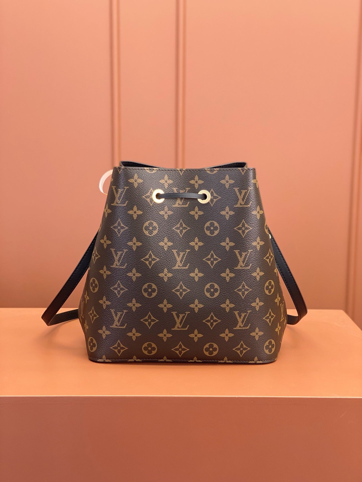 Louis Vuitton NeoNoe MM