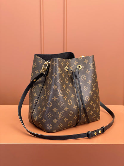 Louis Vuitton NeoNoe MM