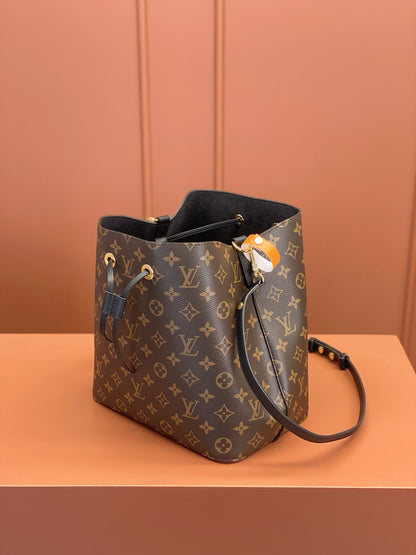 Louis Vuitton NeoNoe MM