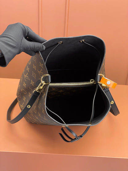 Louis Vuitton NeoNoe MM