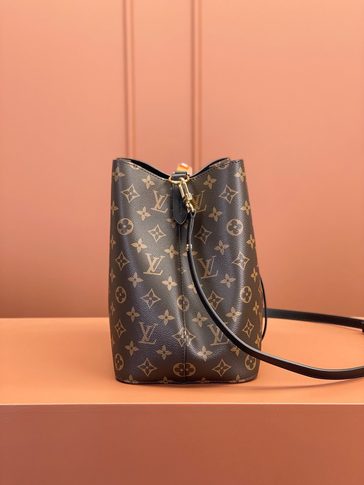 Louis Vuitton NeoNoe MM