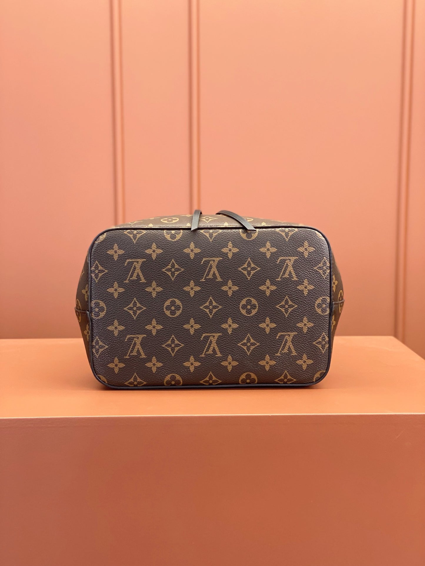 Louis Vuitton NeoNoe MM