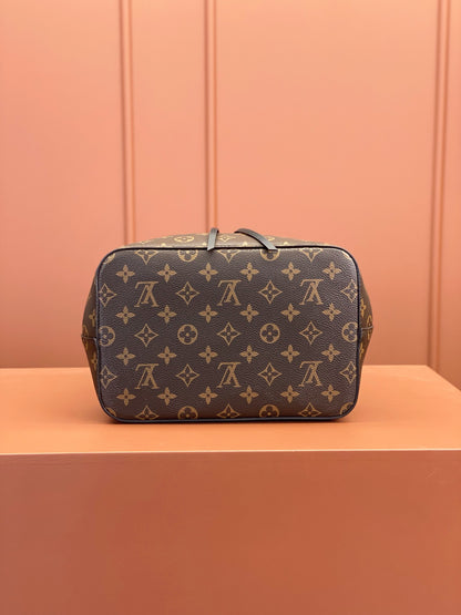 Louis Vuitton NeoNoe MM