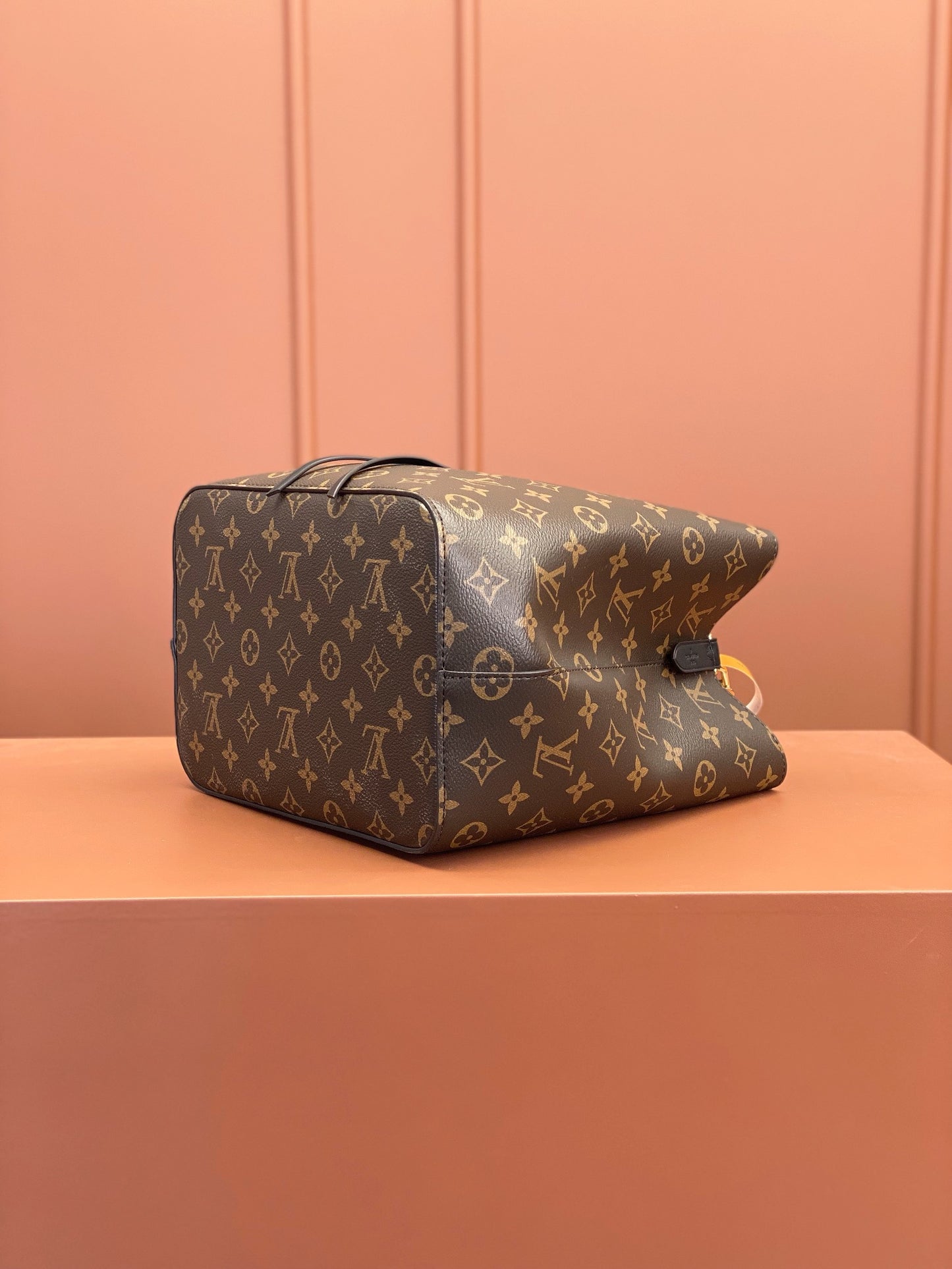 Louis Vuitton NeoNoe MM