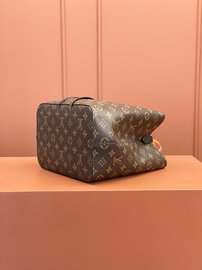 Louis Vuitton NeoNoe MM