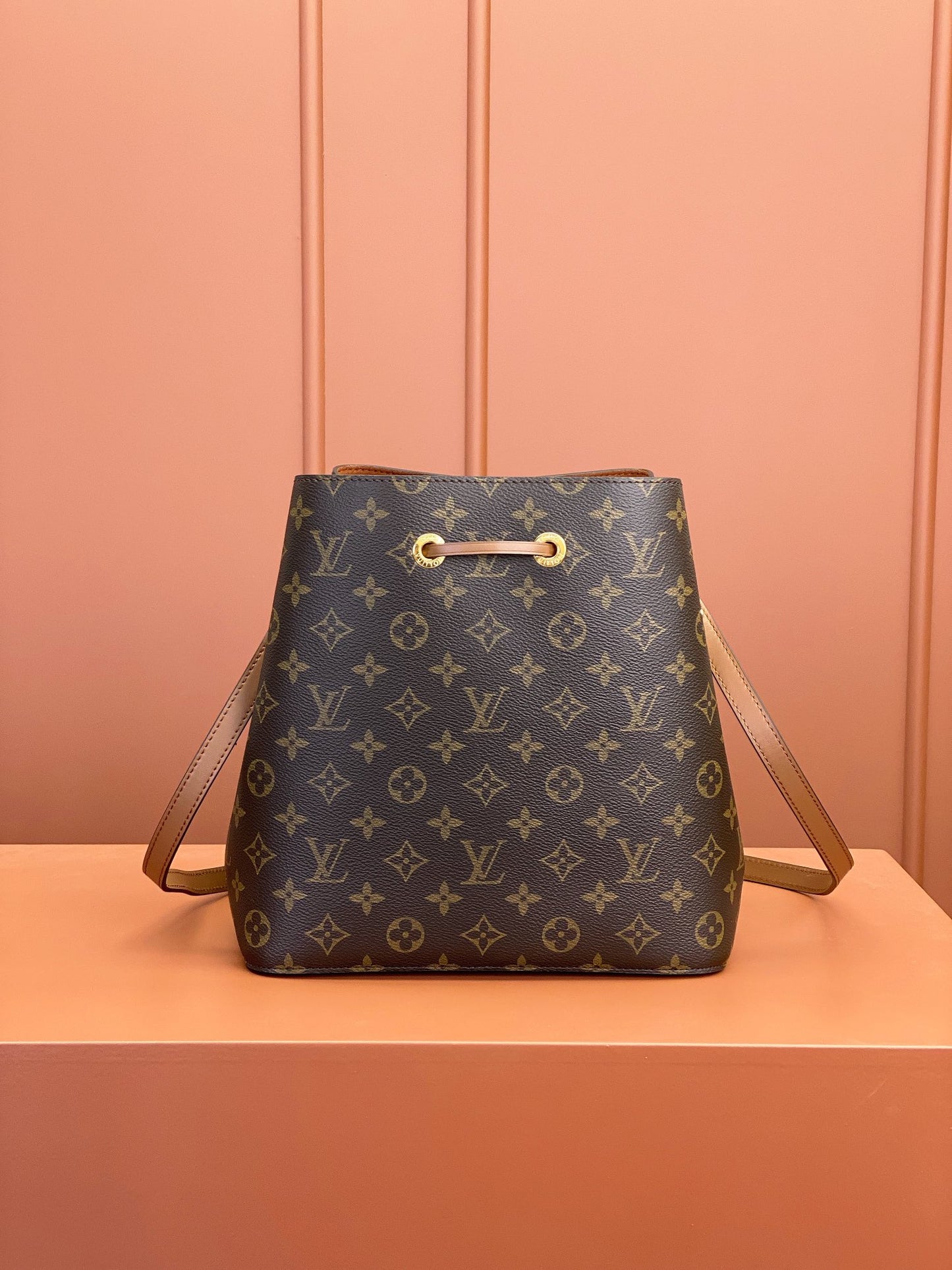 Louis Vuitton NeoNoe MM