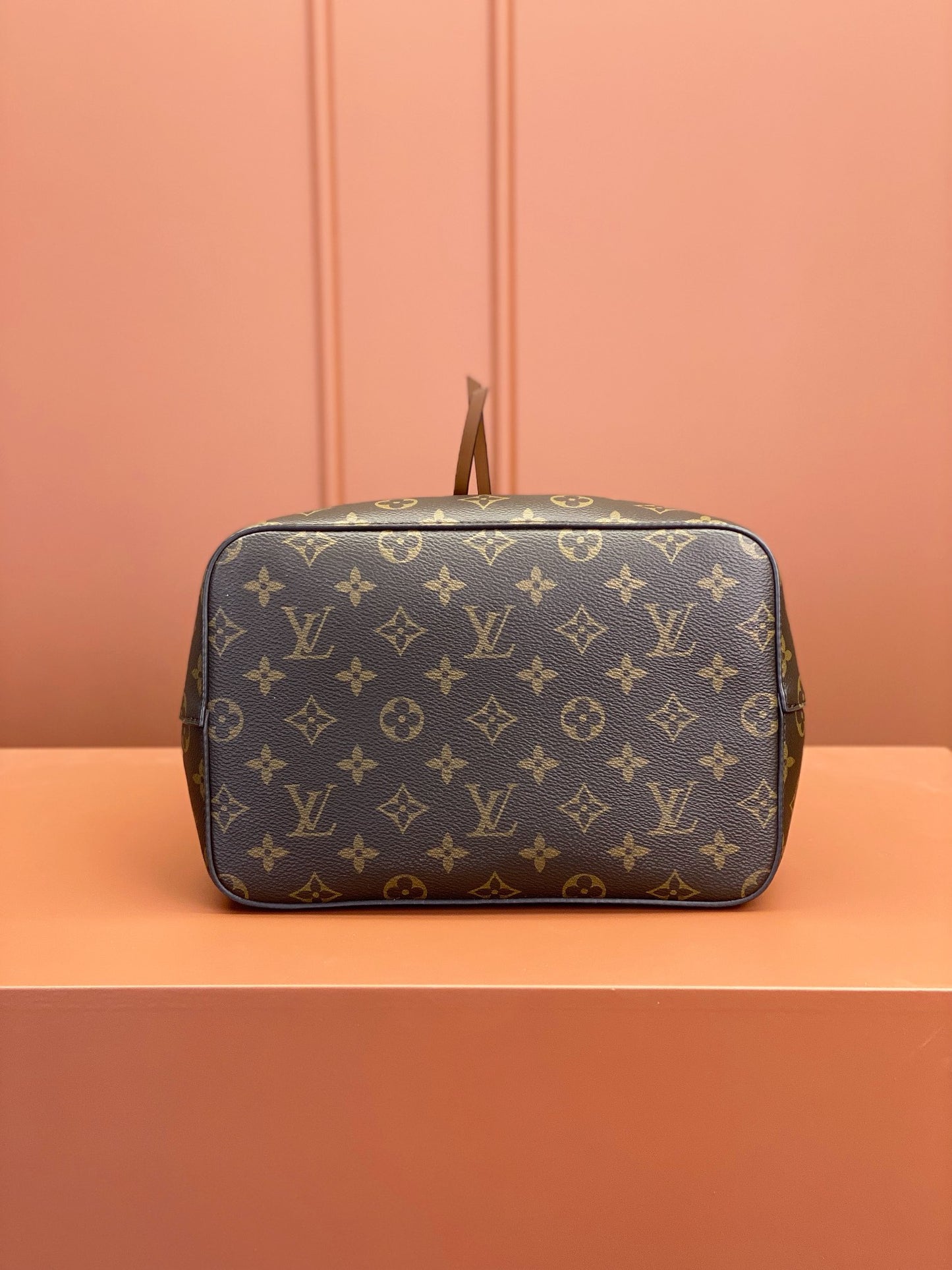 Louis Vuitton NeoNoe MM