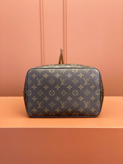 Louis Vuitton NeoNoe MM