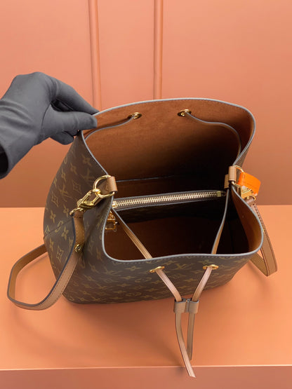 Louis Vuitton NeoNoe MM