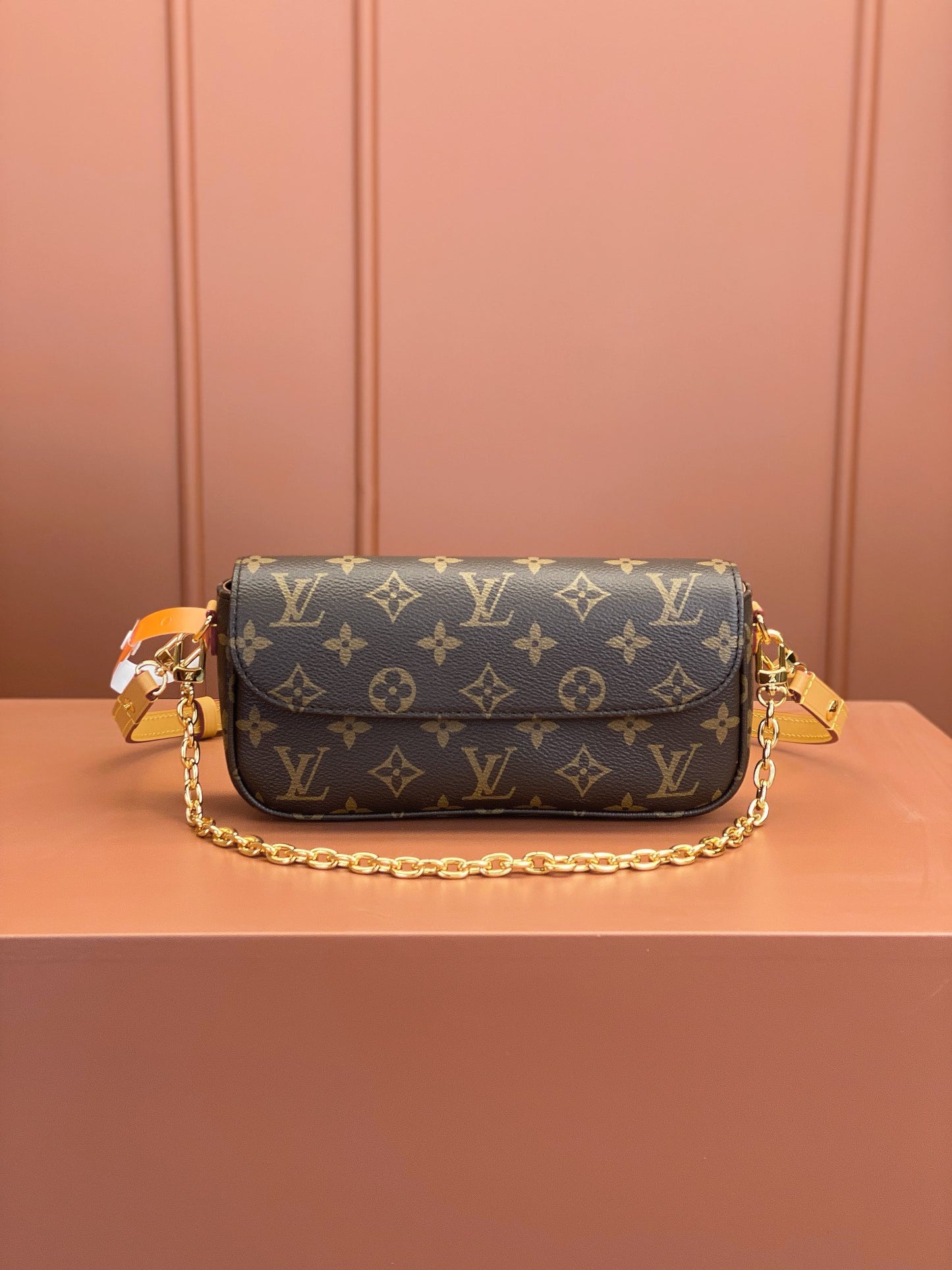 Louis Vuitton Wallet On Chain Ivy