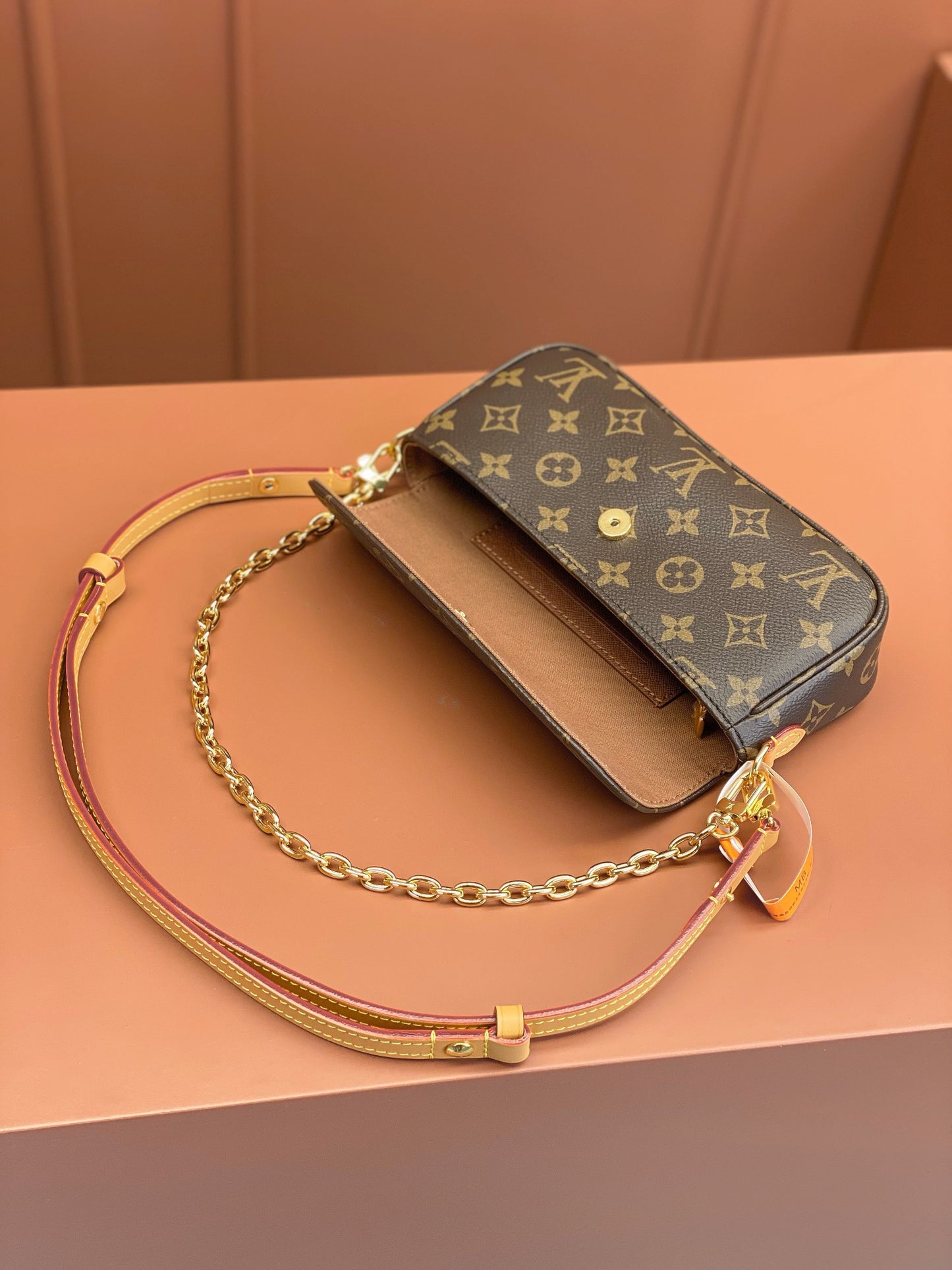 Louis Vuitton Wallet On Chain Ivy