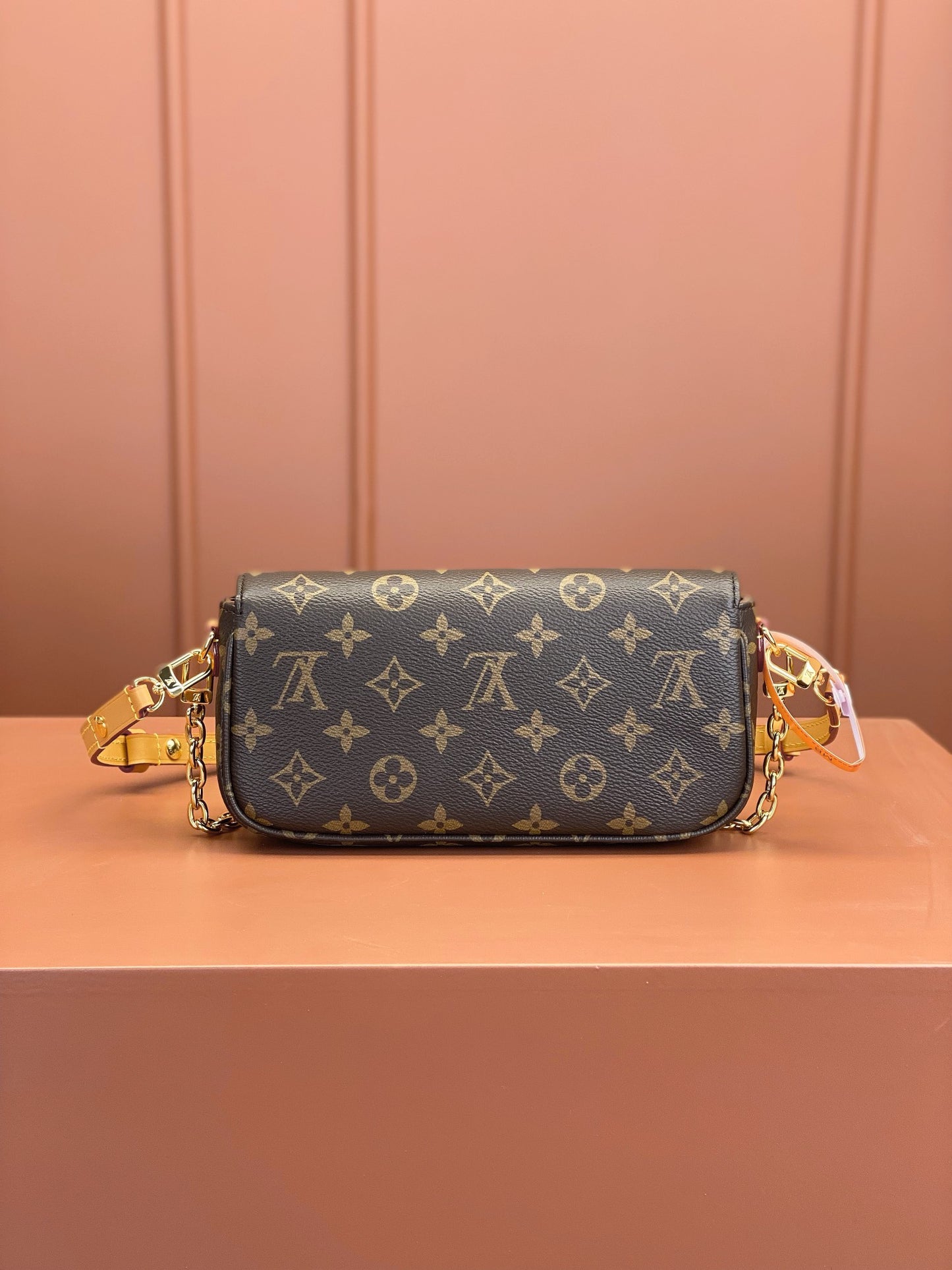 Louis Vuitton Wallet On Chain Ivy