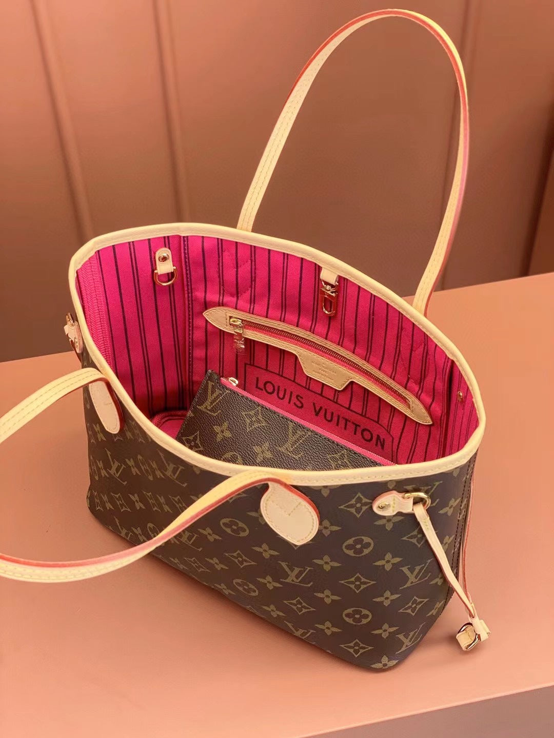 Louis Vuitton Neverfull PM Monogram/ Pivoine