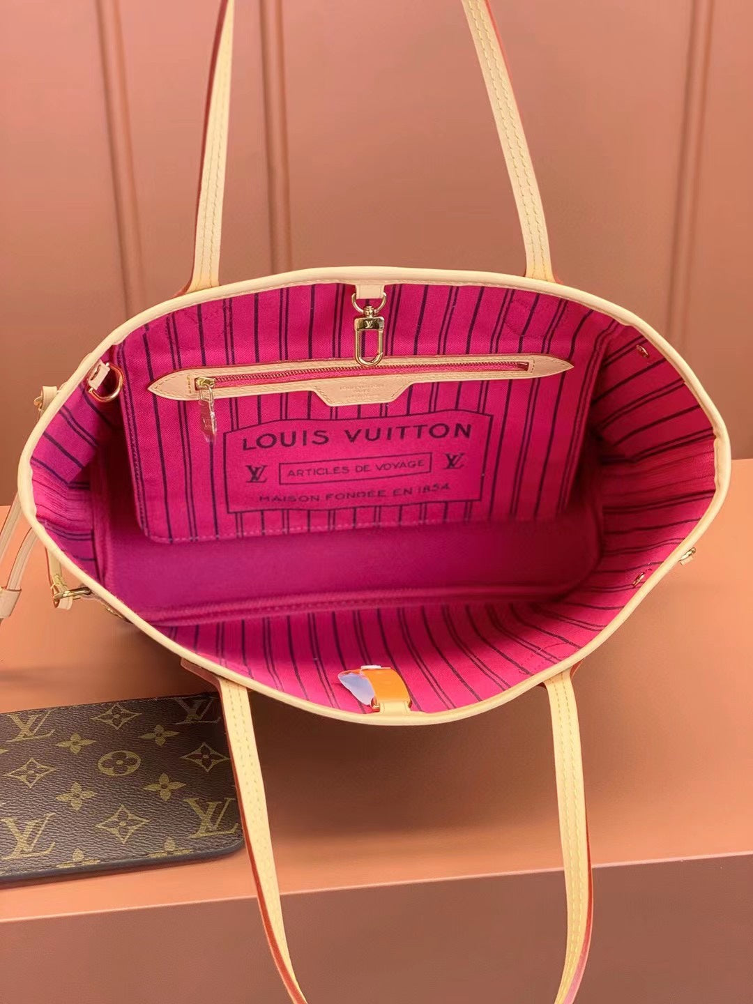 Louis Vuitton Neverfull PM Monogram/ Pivoine