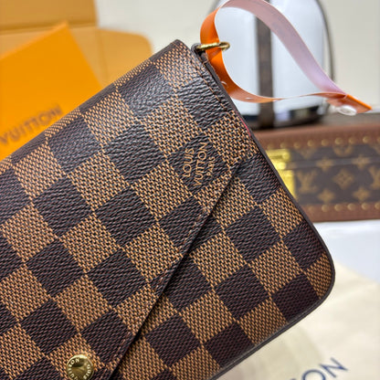 Louis Vuitton Felicie Pochette