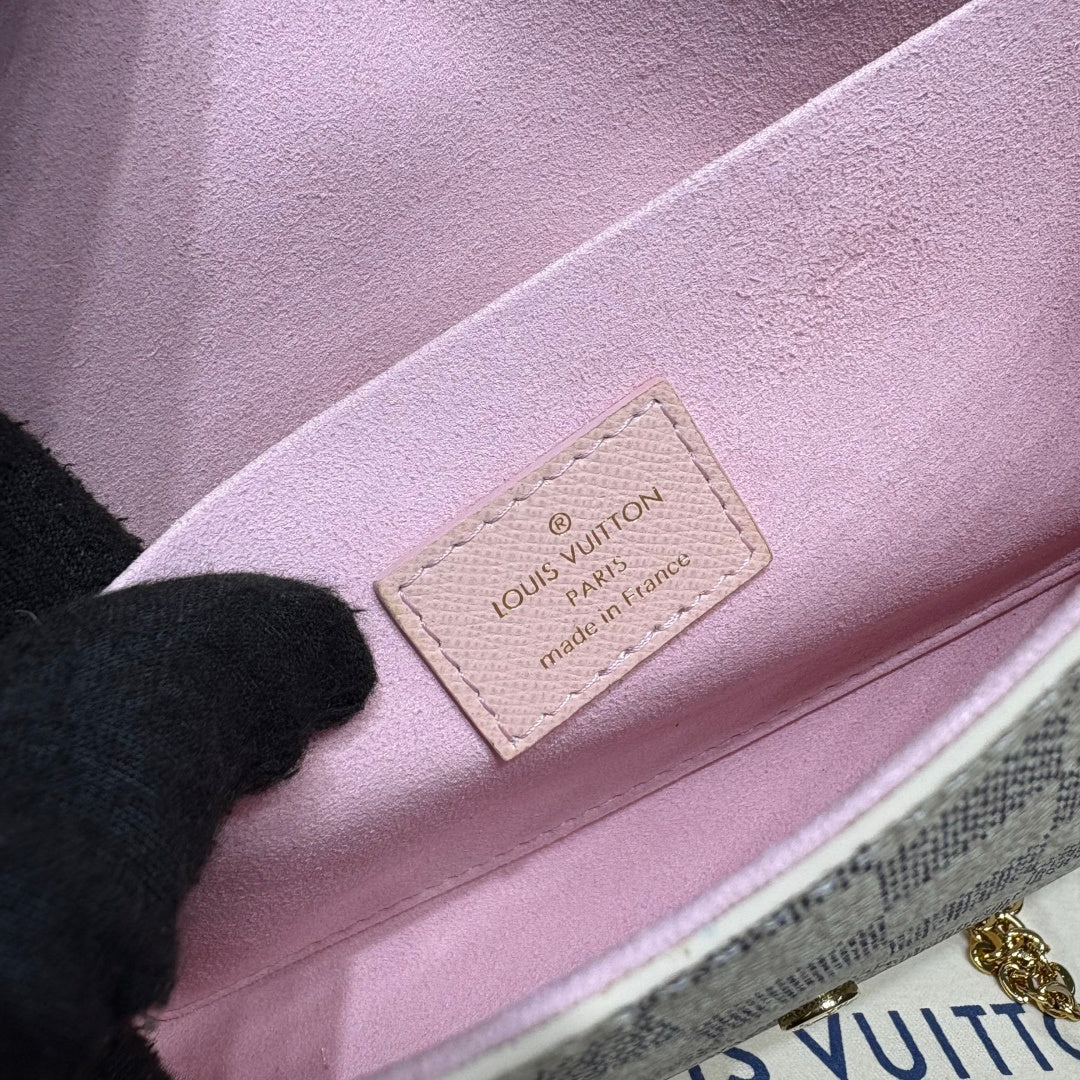 Louis Vuitton Felicie Pochette