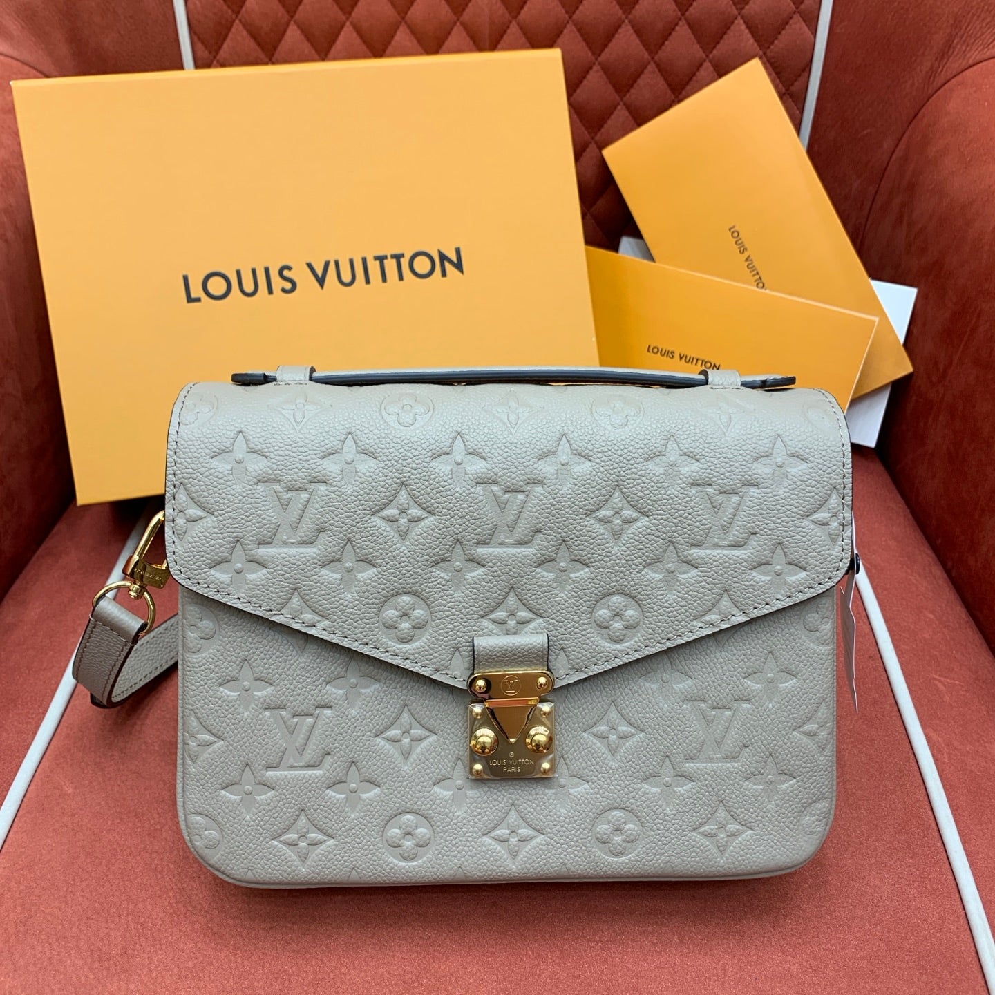Louis Vuitton Metis Pochette