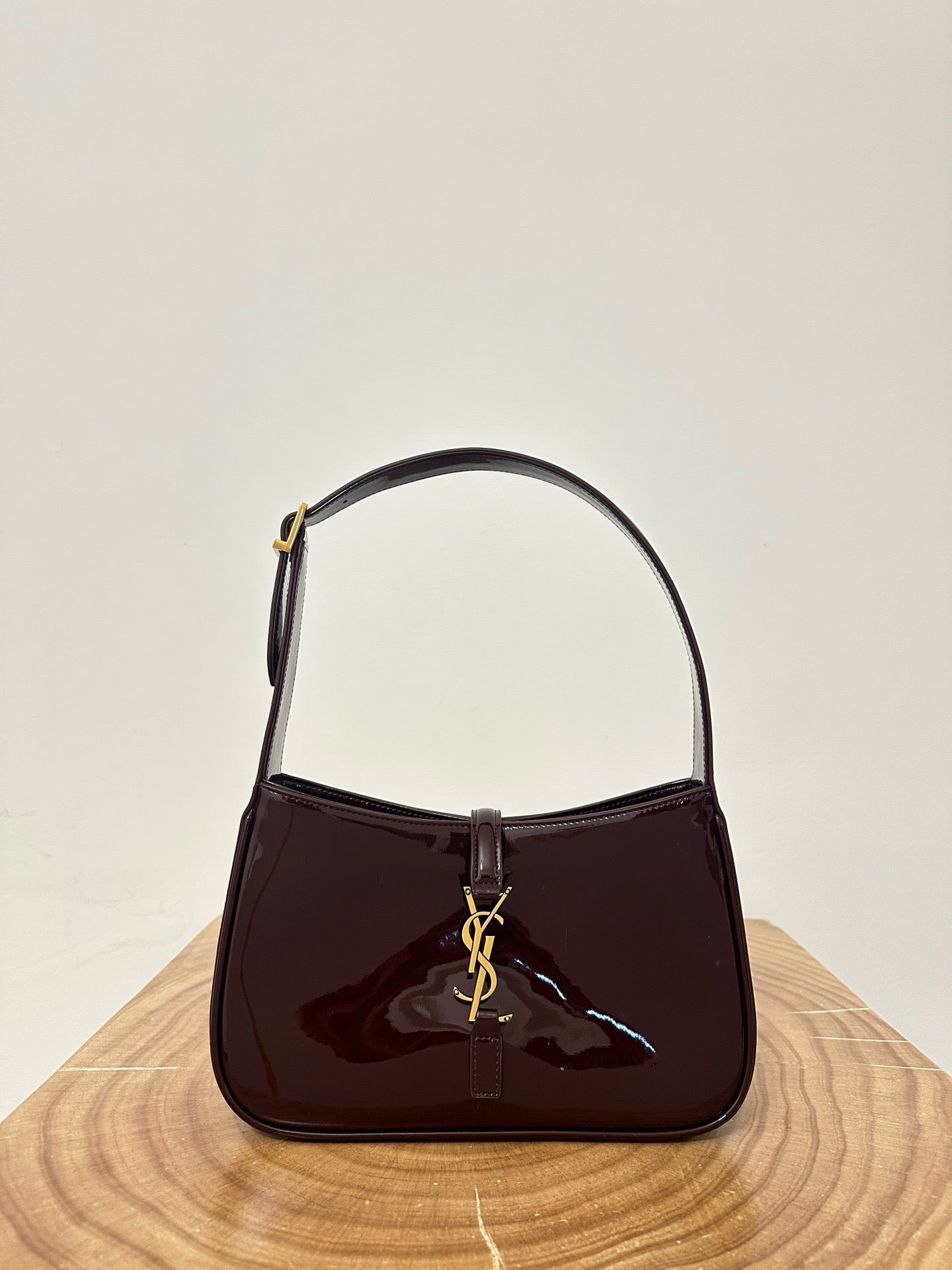 Saint Laurent Le 5 A 7 In Patent Leather