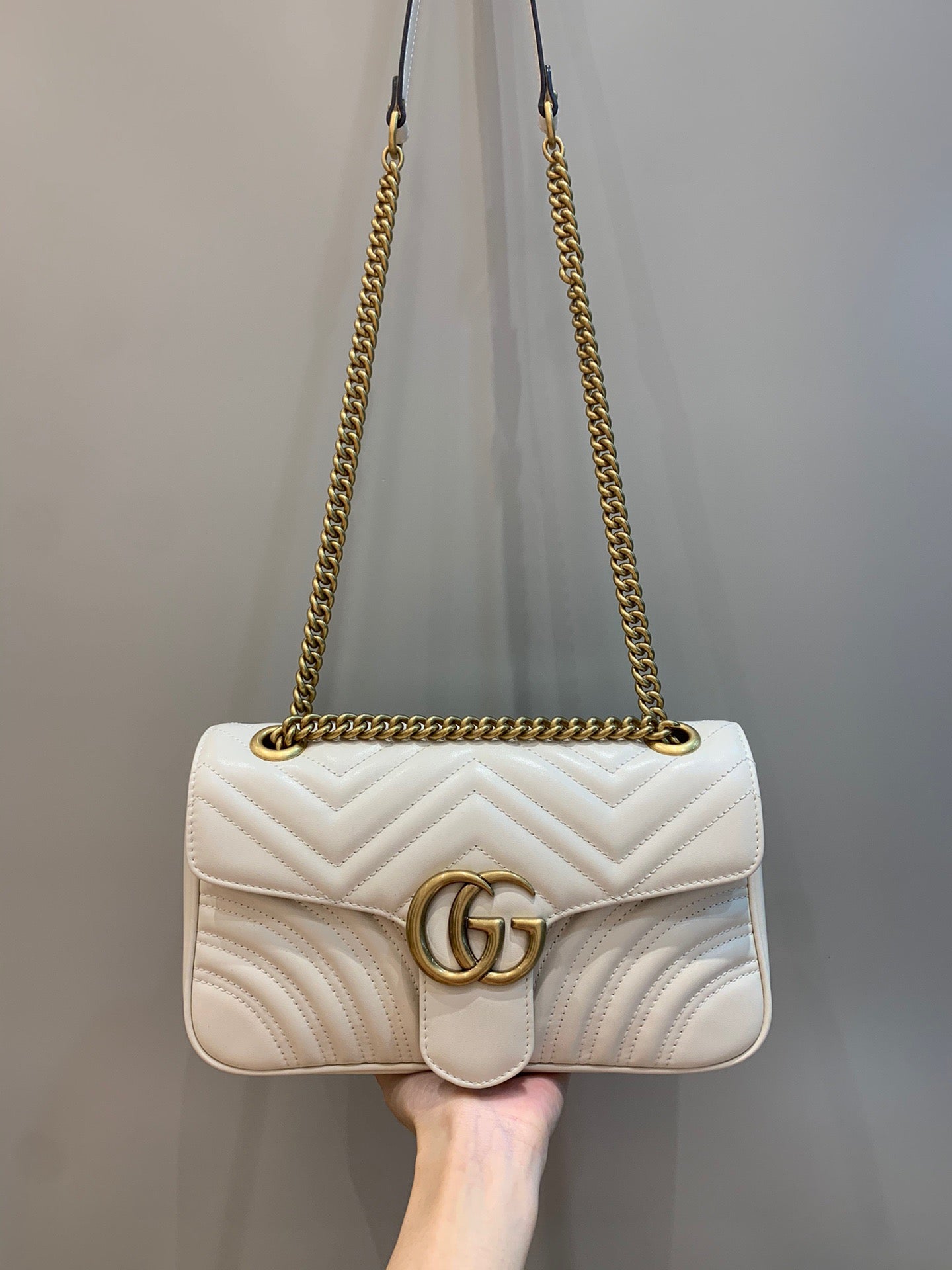 Gucci Marmont Medium Shoulder Bag