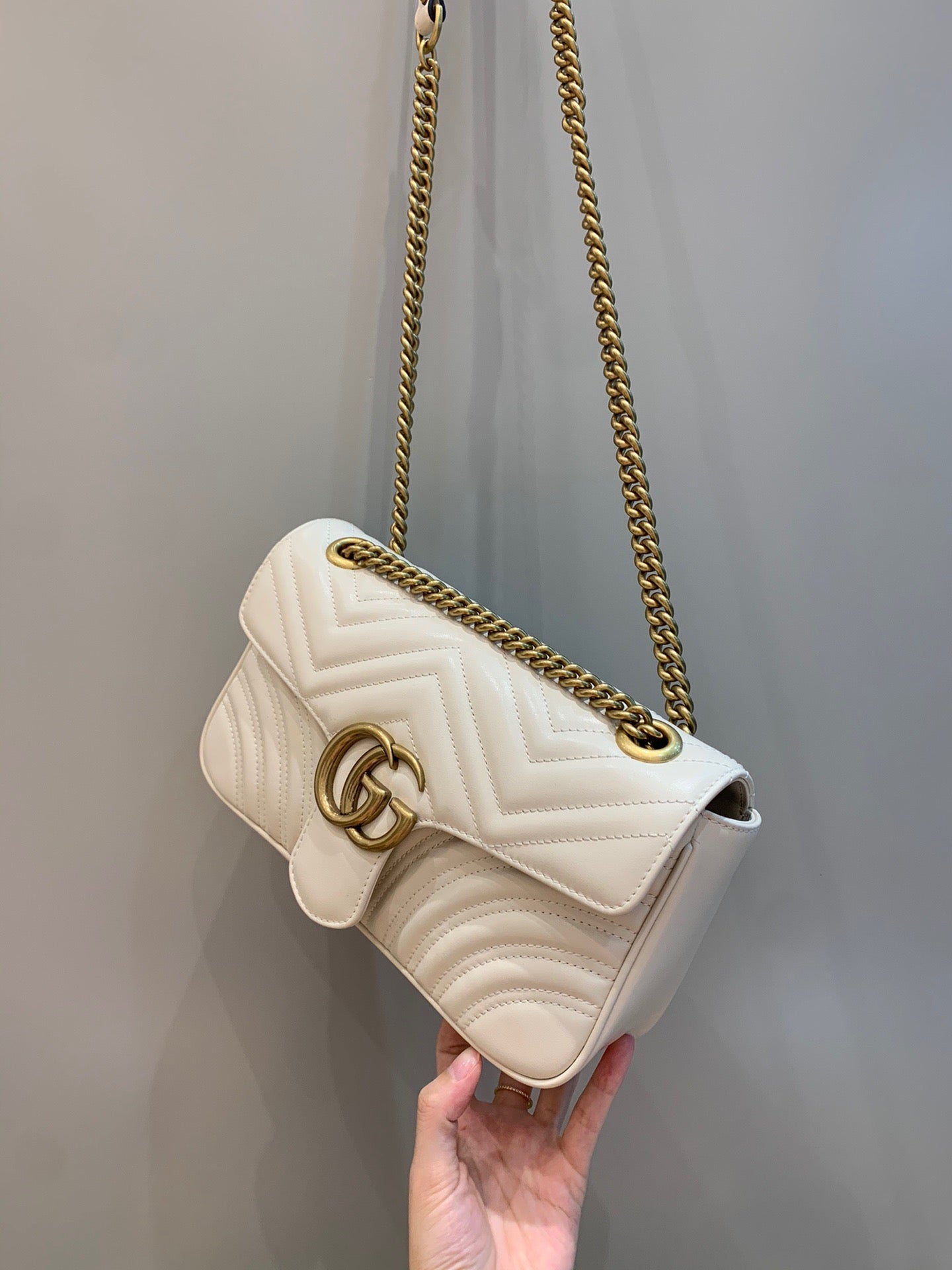 Gucci Marmont Medium Shoulder Bag