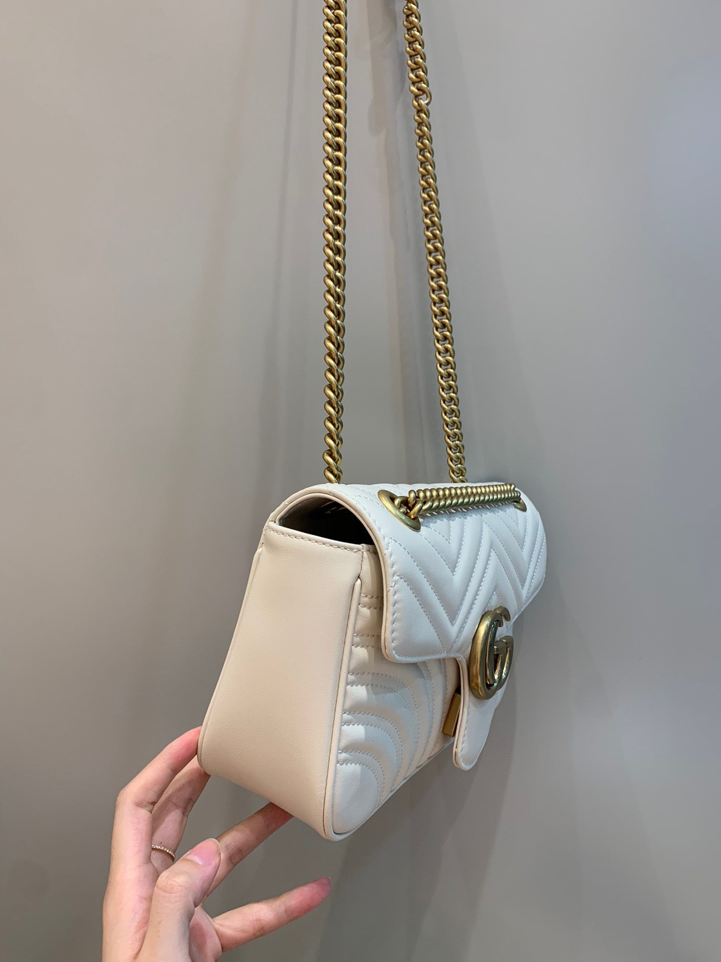 Gucci Marmont Medium Shoulder Bag