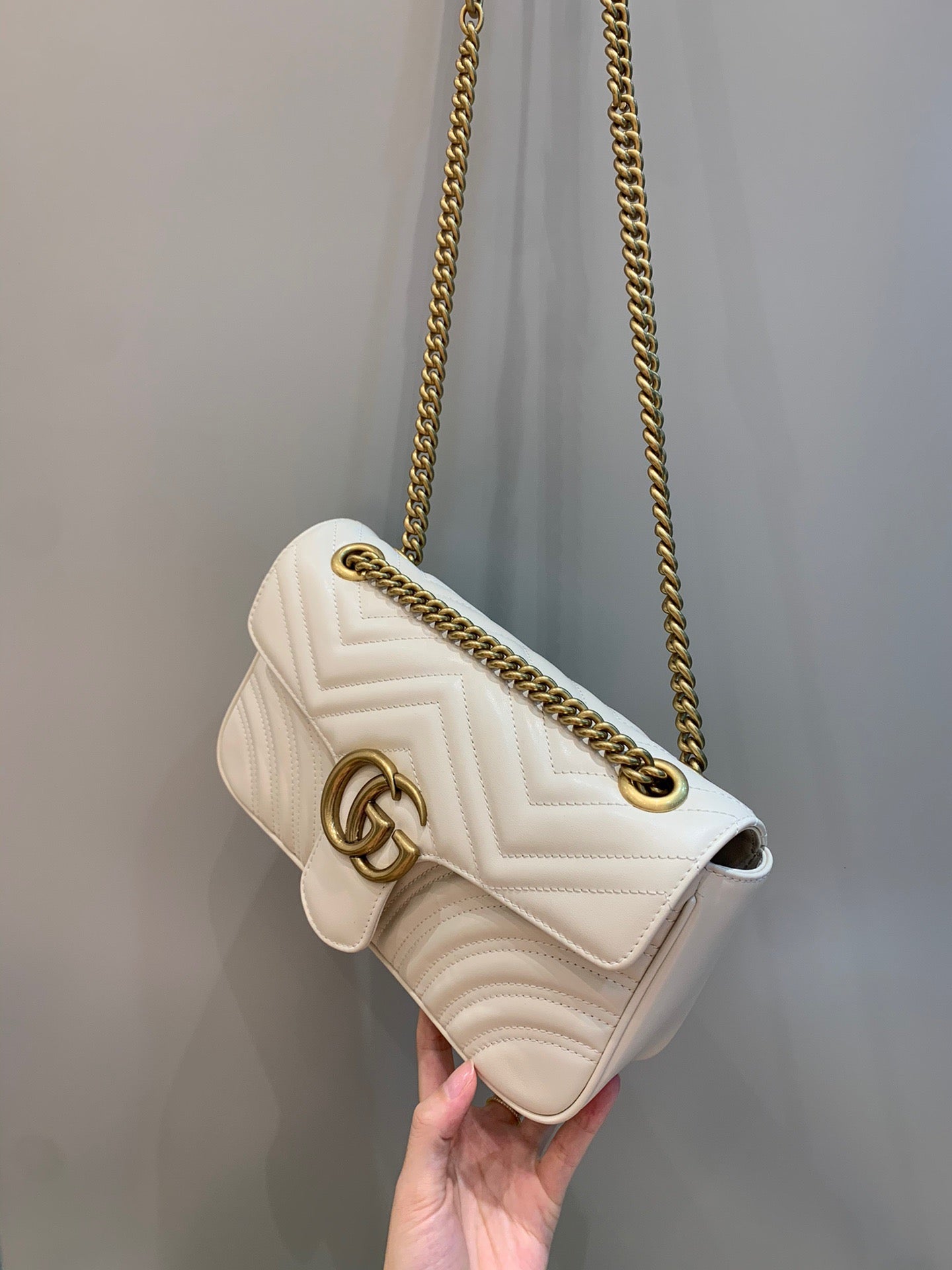 Gucci Marmont Medium Shoulder Bag