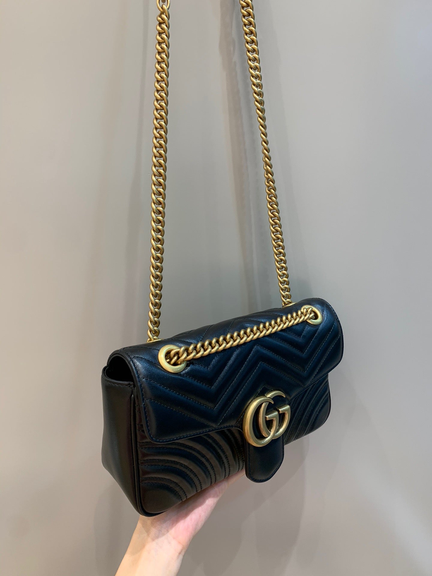 Gucci Marmont Medium Shoulder Bag