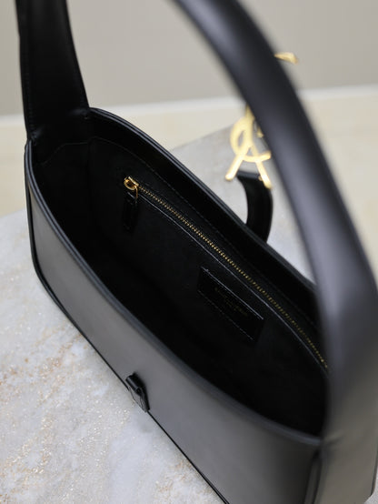 Saint Laurent Le 5 A 7 In Smooth Leather