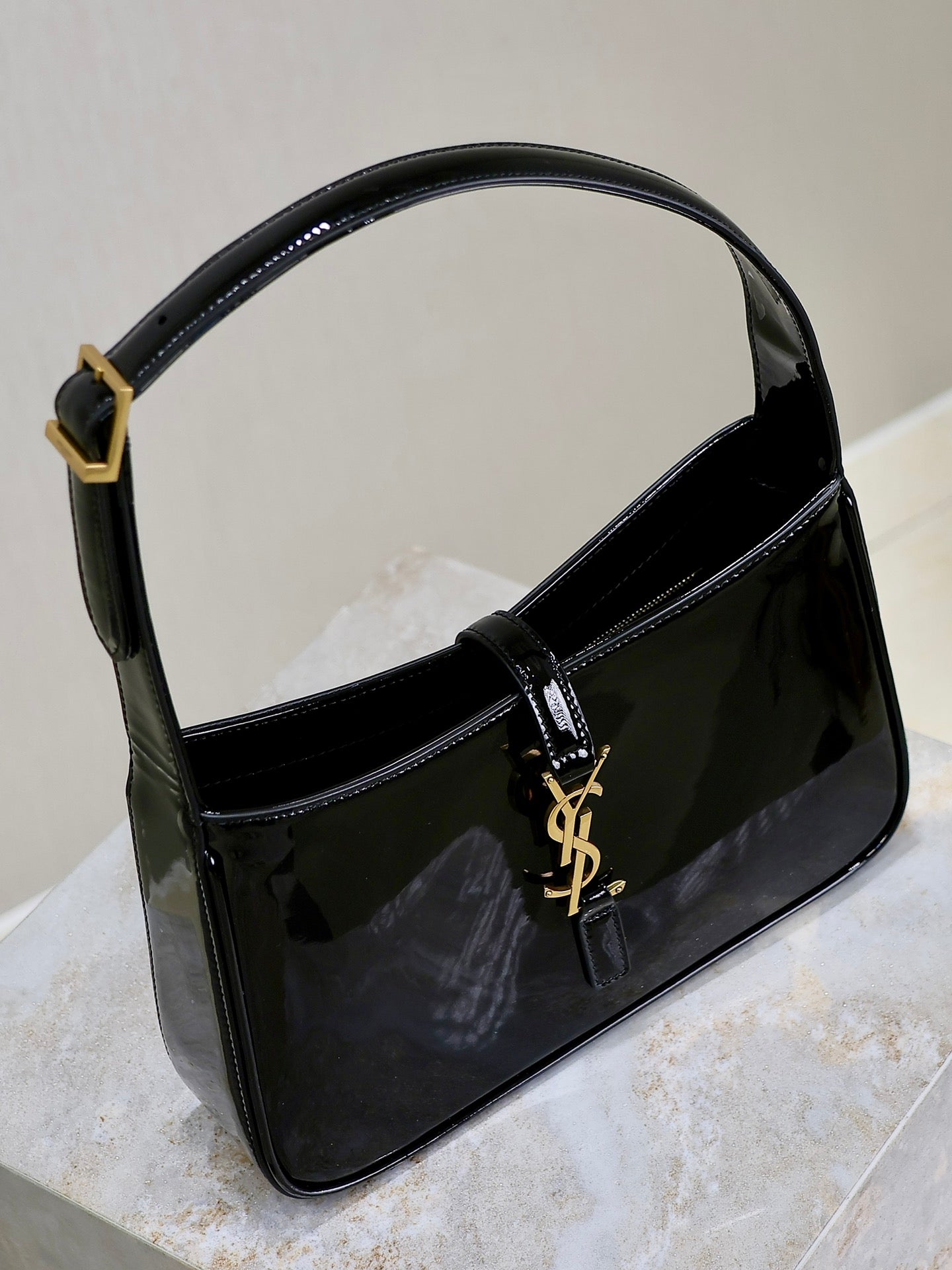 Saint Laurent Le 5 A 7 In Patent Leather