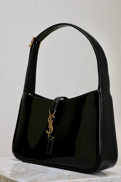 Saint Laurent Le 5 A 7 In Patent Leather