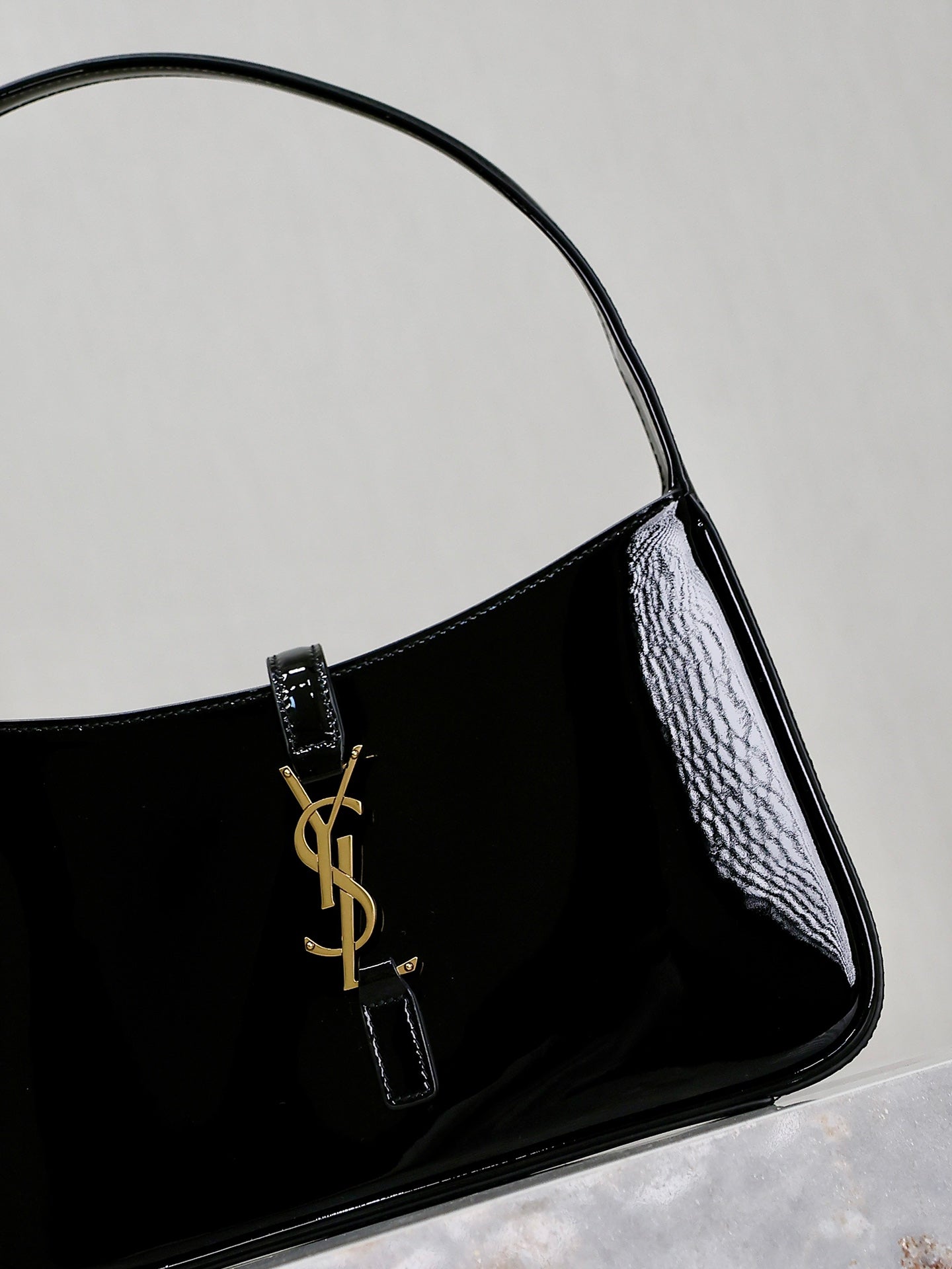Saint Laurent Le 5 A 7 In Patent Leather